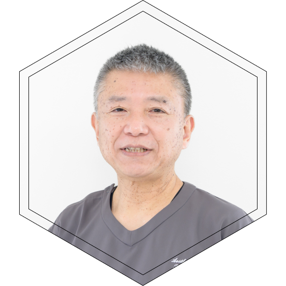 山本卓